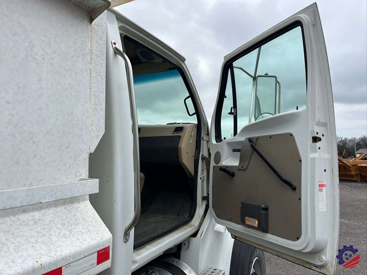 2008-sterling-l7500-image-49