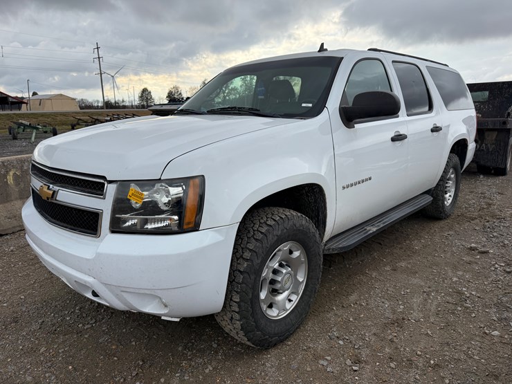 2012-chevrolet-suburban-image-1