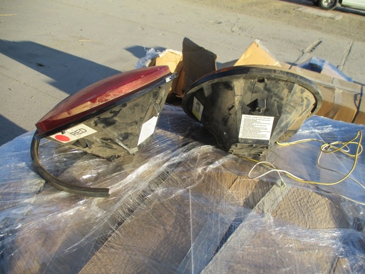 lot-of-12"-assorted-color-traffic-lights,-image-4