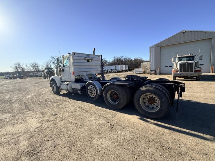 #1974-•-2008-international-eagle-day-cab-truck-tractor-image-3