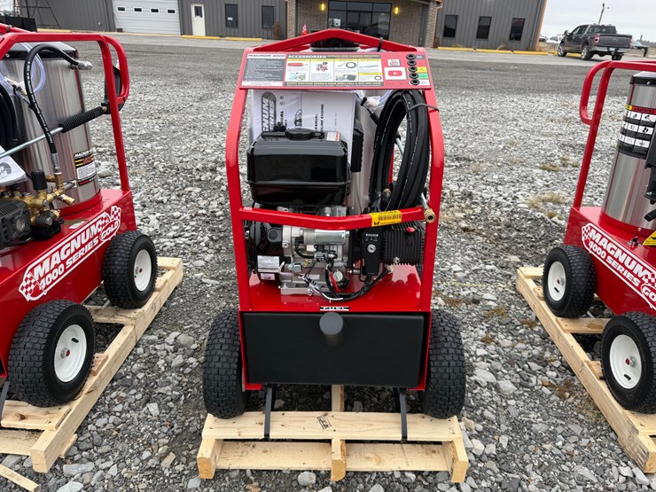#3-•-unused-magnum-4000-series-hot-water-pressure-washer-254672-inv#33542-image-2