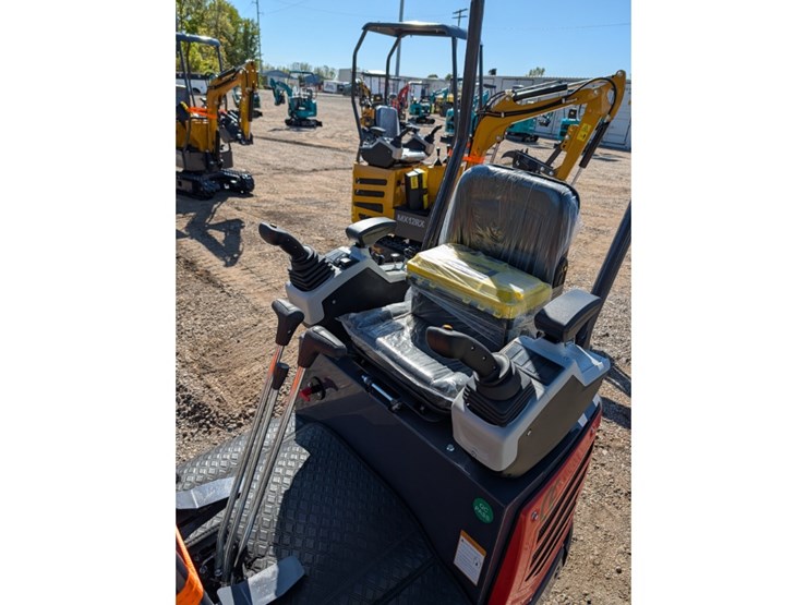 cfg-mx15rx-mini-excavator-w/-mechanical-thumb-image-7