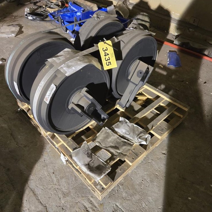 #3435 • (4) Berco F10090A-000-00-N Idlers