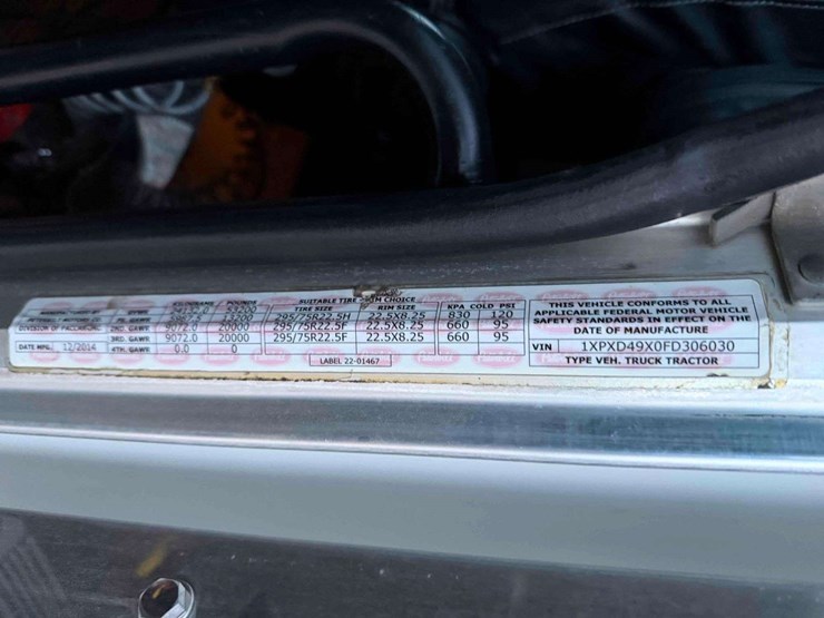 2015-peterbilt-389-image-5