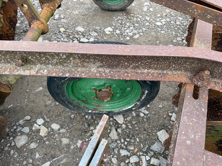 john-deere-7-image-15