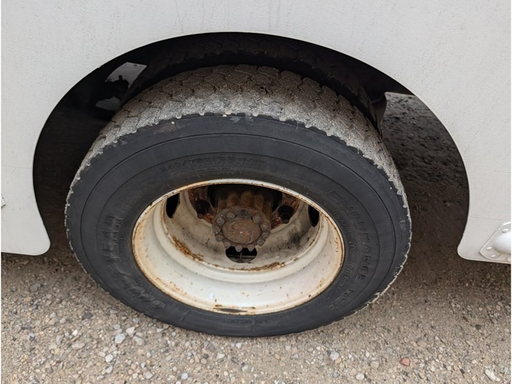 2016-freightliner-mt55-image-7