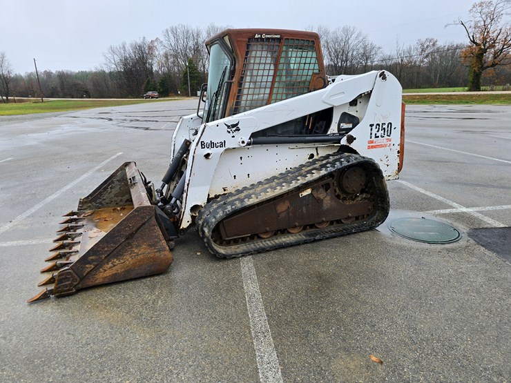 bobcat-t250-image-6