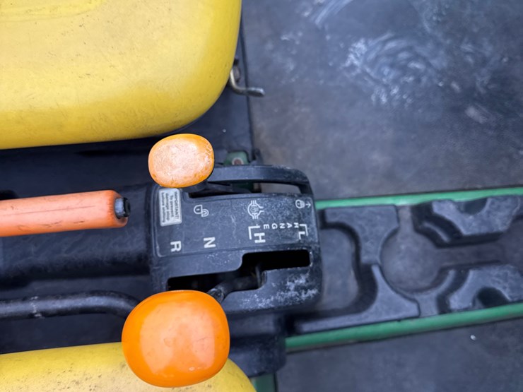 john-deere-gator-hpx-image-15