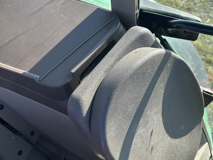 2021-john-deere-6175m-image-60