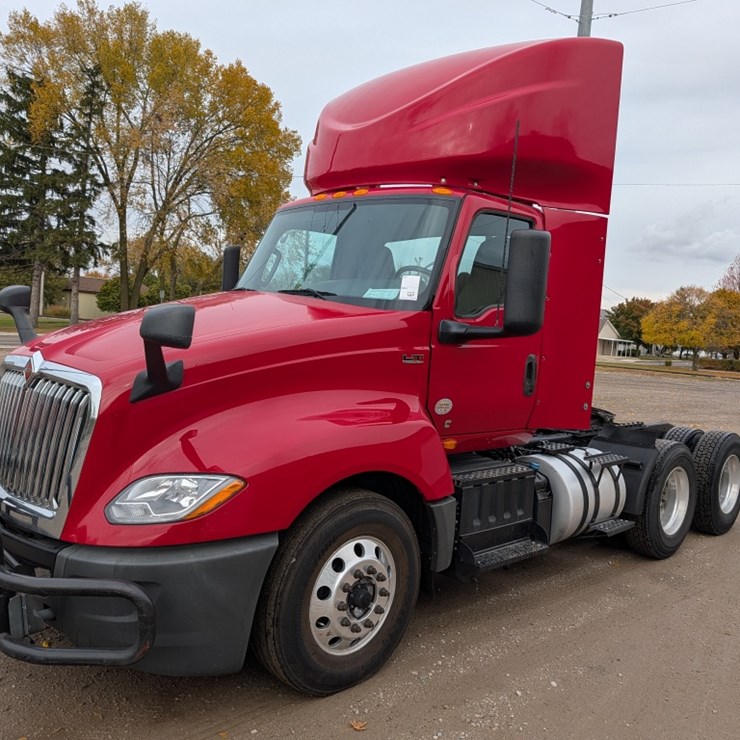 2019 INTERNATIONAL LT