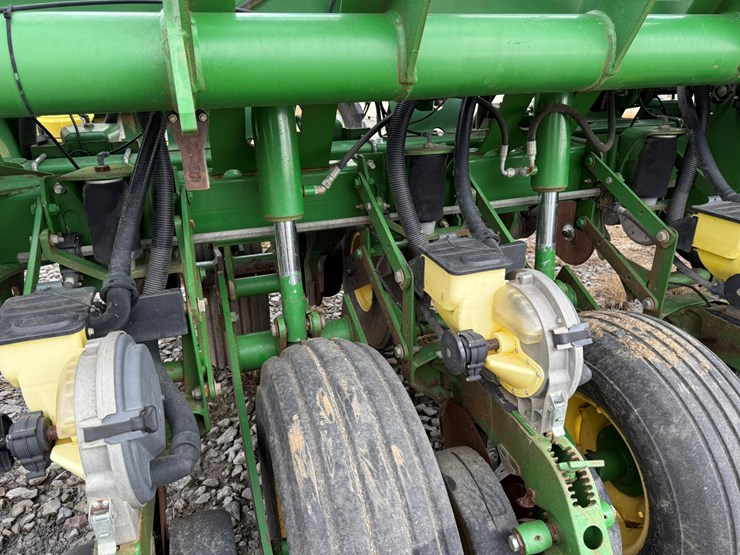 john-deere-1790-image-44