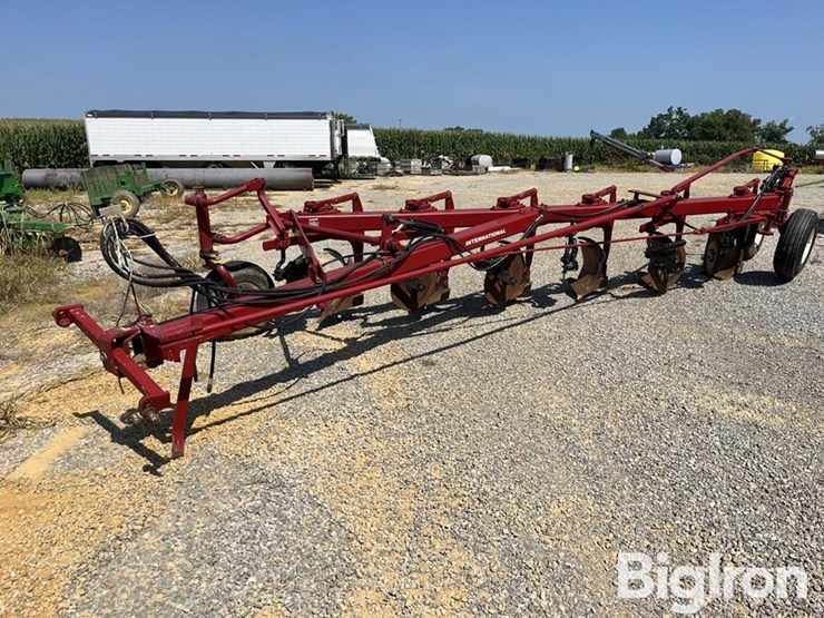 international-720-image-1