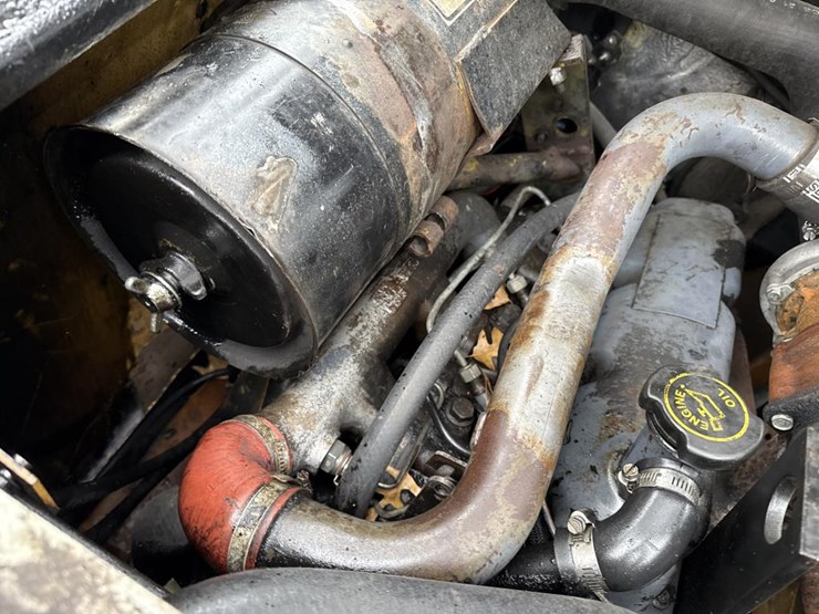 new-holland-lx885-image-40