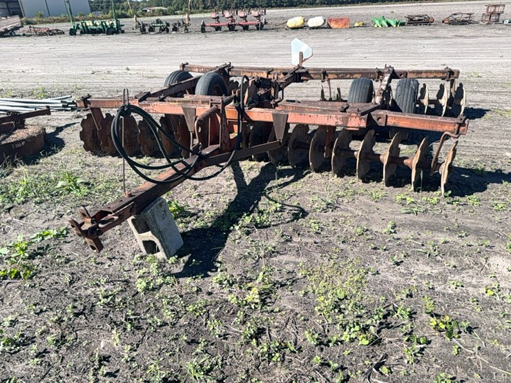 massey-ferguson-620-image-2