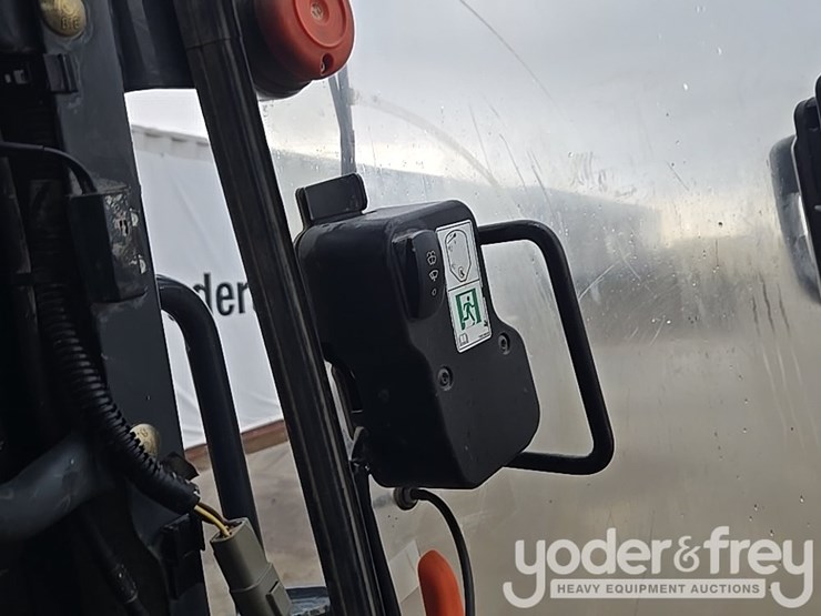 2020-deere-333g-image-74