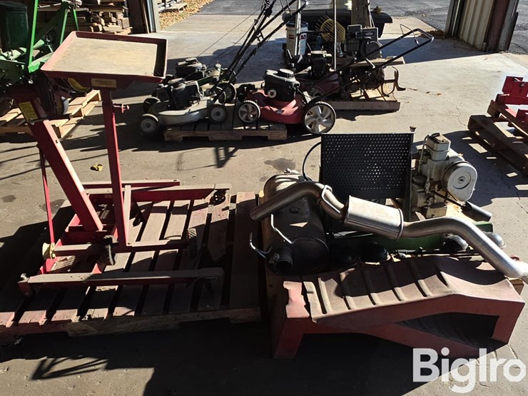 engine-stand-&-car-parts-image-2