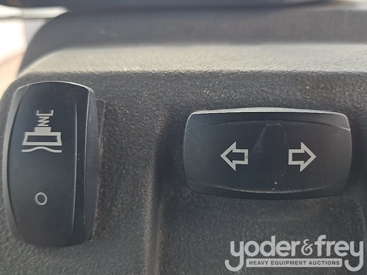 2017-deere-872g-image-153