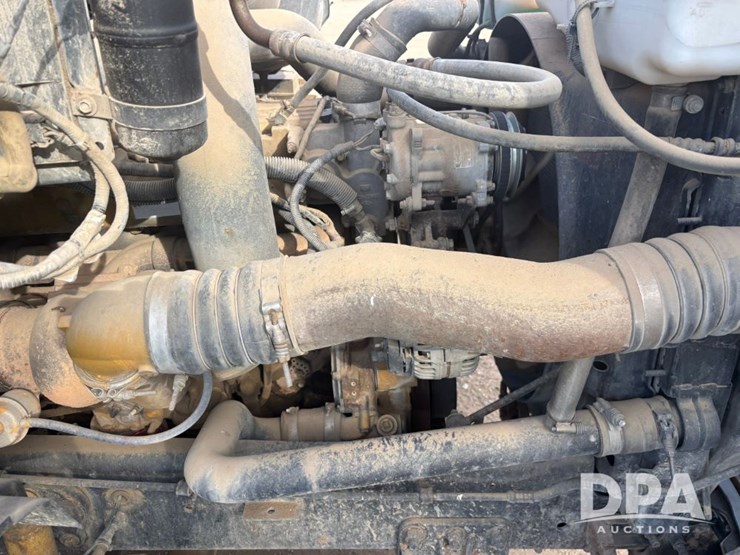 2000-caterpillar-10-image-60