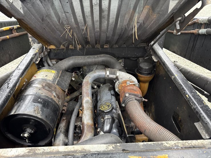 new-holland-lx885-image-37