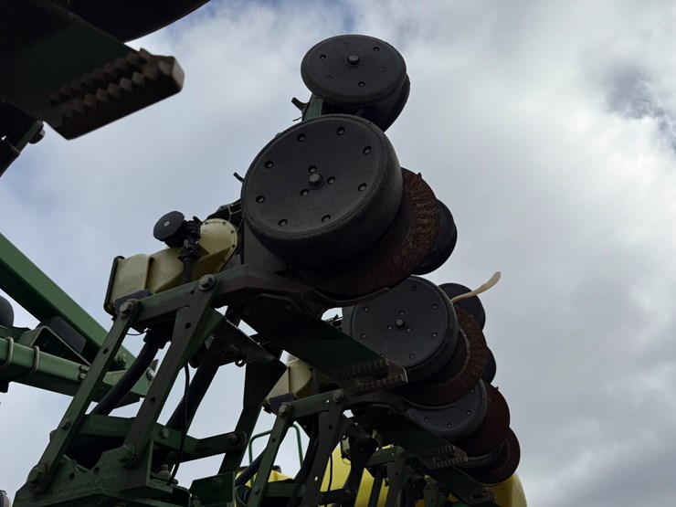 john-deere-1790-image-41