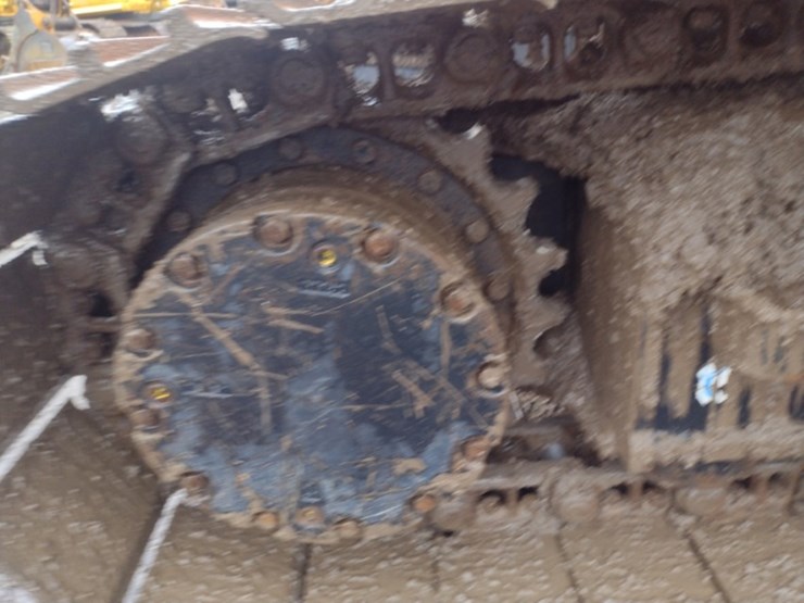 hitachi-zx135us-6-image-35