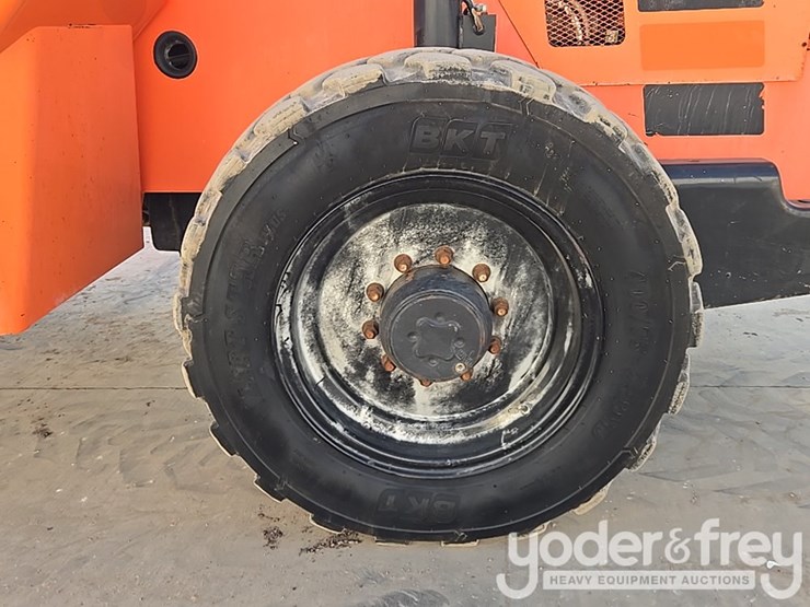 2016-sky-trak-8042-image-21