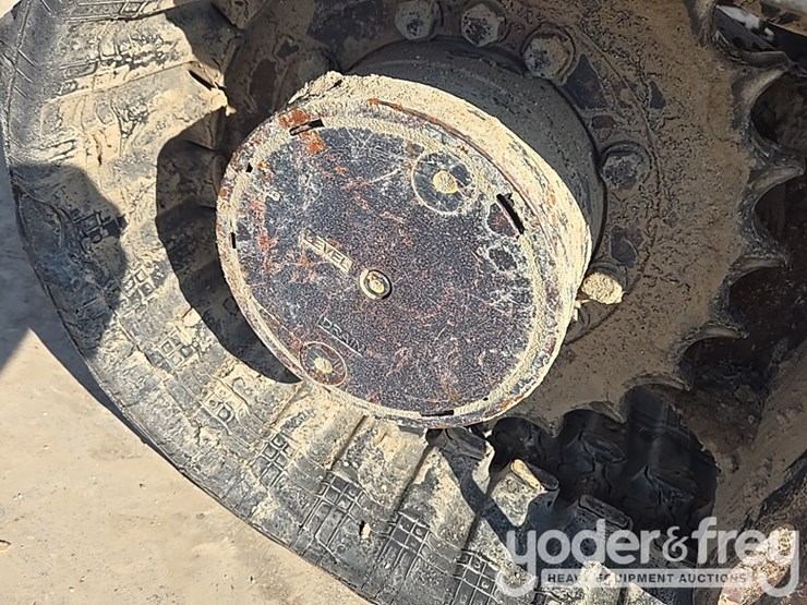 2019-deere-35g-image-27