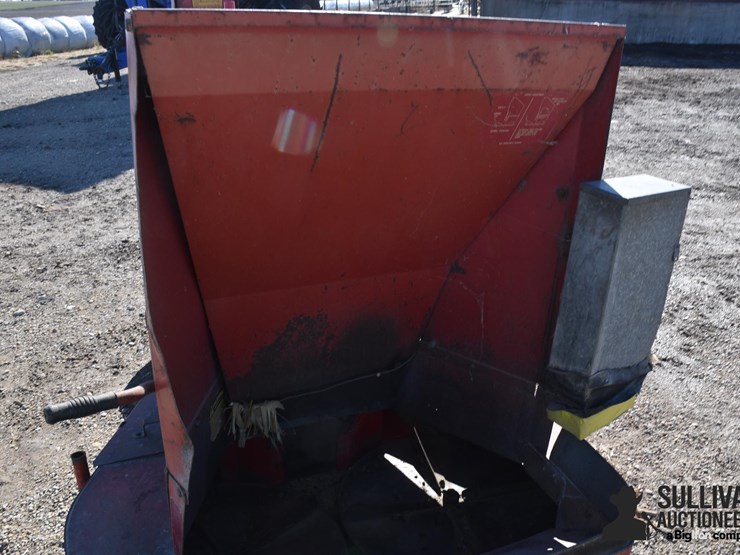 gehl-fb1580-pull-type-forage-blower-image-17