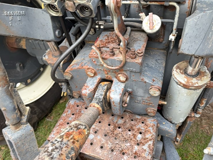 new-holland-8770-image-64