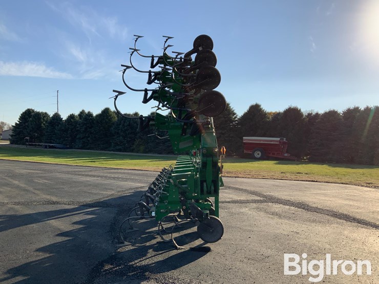 john-deere-16r30"-crop-cultivator-image-4