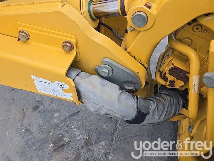 2017-deere-872g-image-24