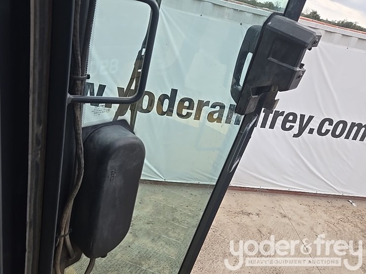 2019-deere-850l-wlt-image-106