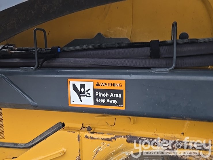 2020-deere-333g-image-36