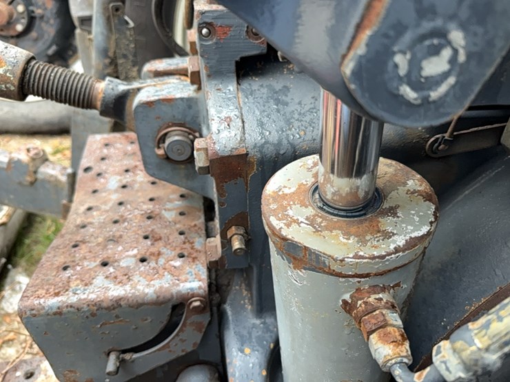 new-holland-8770-image-75