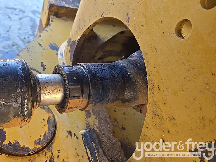 2016-caterpillar-950m-image-61