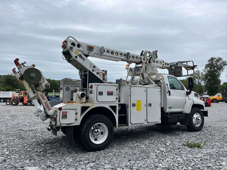 2005-gmc-c8-cable-placer-truck-image-3