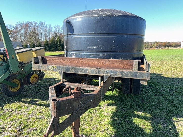 truck-body-with-hydraulic-cylinder,-still-in-place-with-poly-tank,-rinse-tank,-motor,-located-at-107-jernigan-swamp-rd.,-ahoskie,-nc-image-4