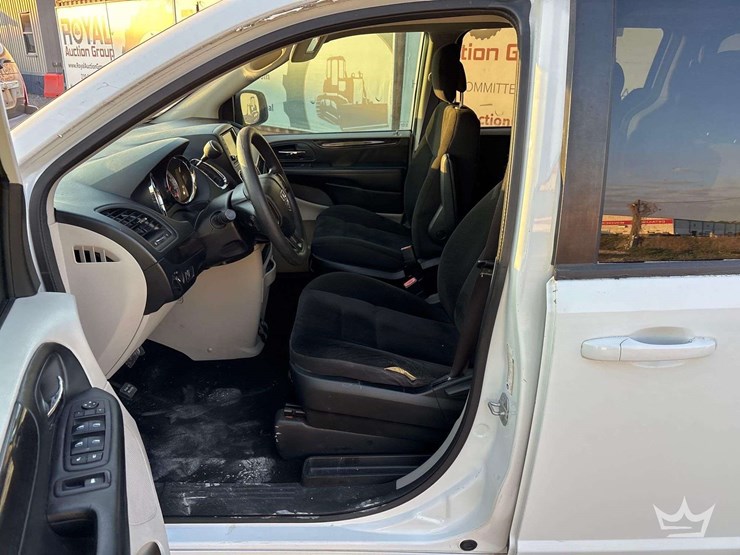 2018-dodge-grand-caravan-image-13