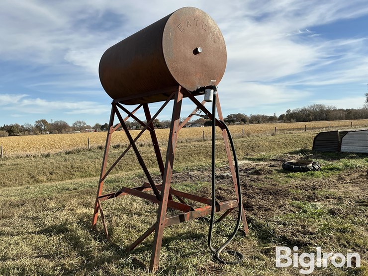 250-gal-fuel-tank-w/-stand-image-3