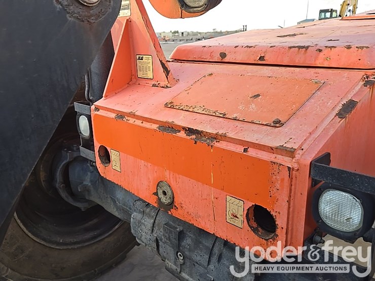 2016-sky-trak-8042-image-44