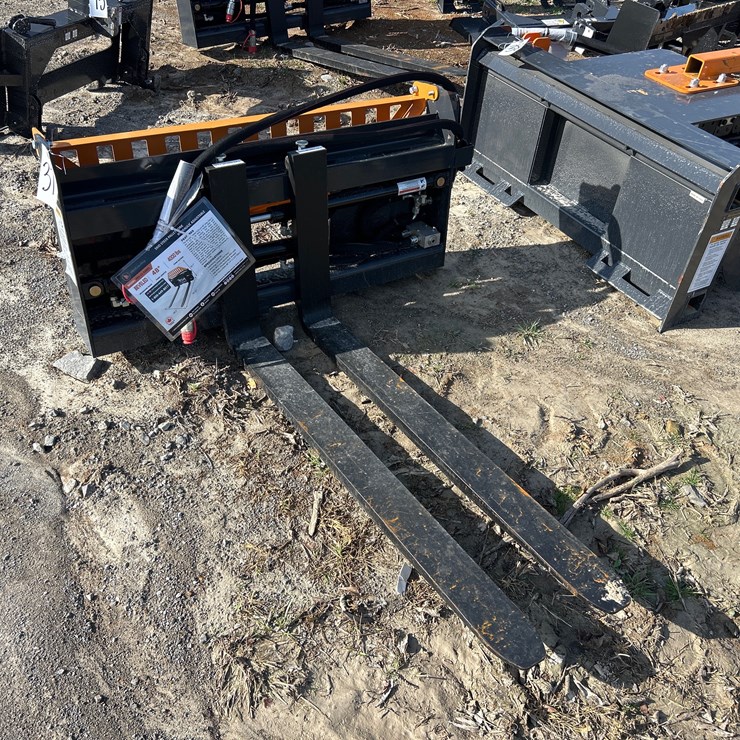 #37 • 48” SKID STEER HYDRAULIC PALLET FORKS