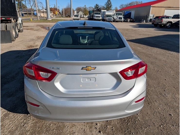 2016-chevrolet-cruze-image-7