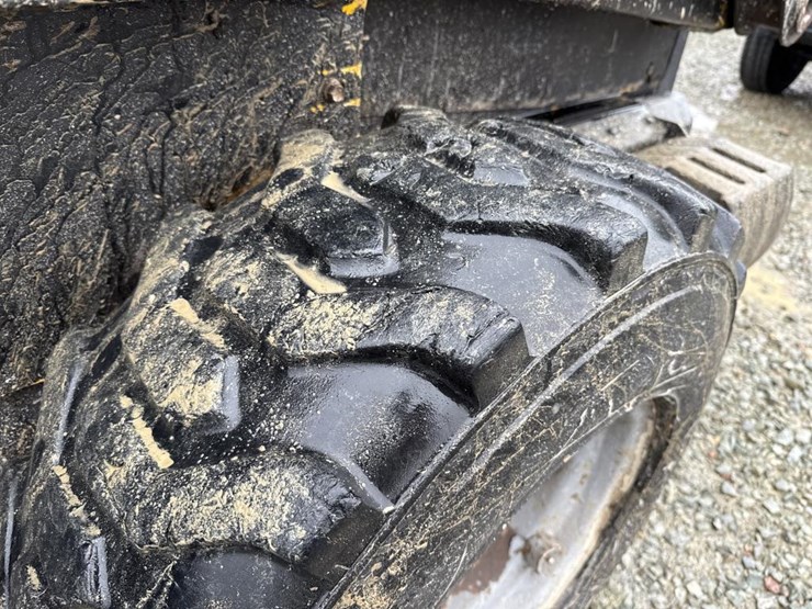 new-holland-lx885-image-60