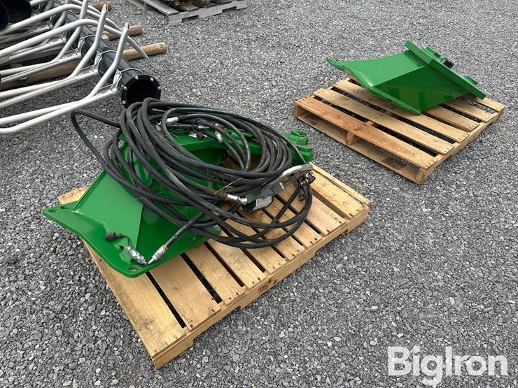john-deere-7r-loader-brackets-image-4