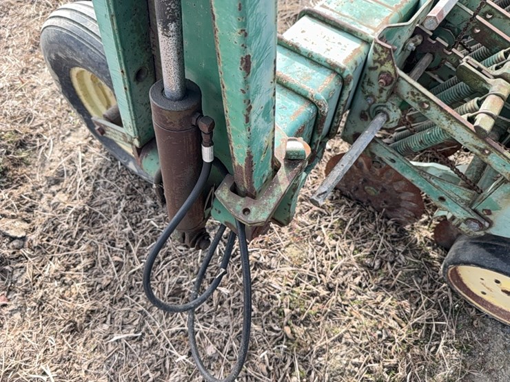 john-deere-7340-image-26