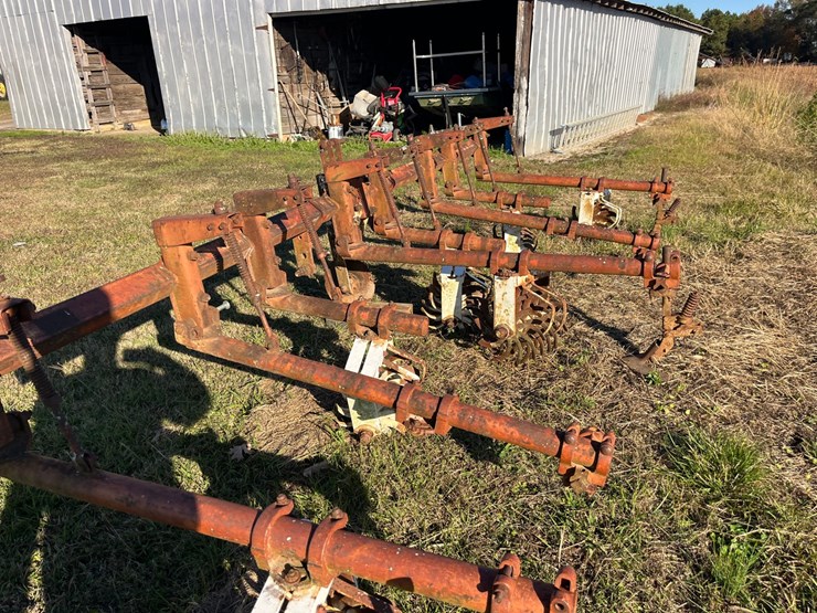 lillingston-4-row-rolling-cultivator,-166”-bar,-3.5”-diamond-bar,-missing-some-parts,-located-at-276-jonestown-road,-snow-hill-nc,-call-252-531-8061-for-more-info-image-3