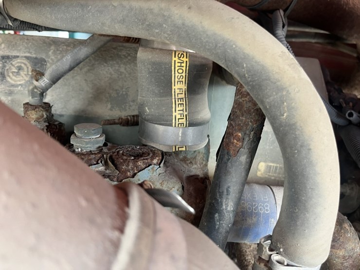 #1633-•-1995-freightliner-usf-1e-sleeper-cab-truck-tractor-image-50