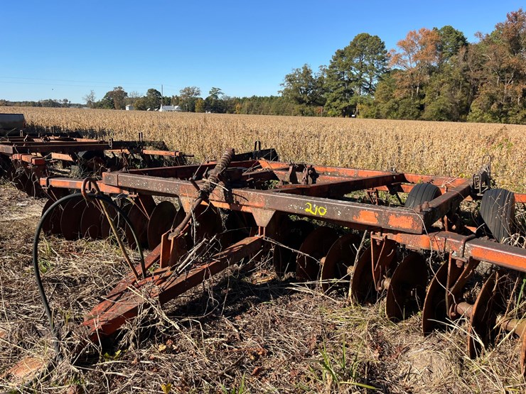 13’-case-disk-9”-spacing,-20”-blades,-no-hydraulics,-frame-for-drag-board,-located-at-276-jonestown-rd,-snow-hill-nc-call-252-531-8061-for-more-information-image-10