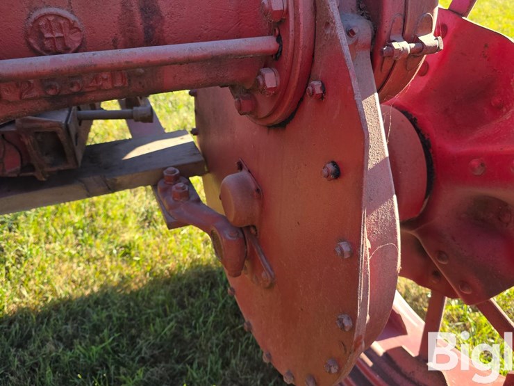 1937-farmall-f-20-2wd-tractor-image-16