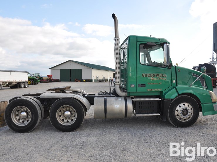 2009-volvo-vnl64t-t/a-truck-tractor-image-4